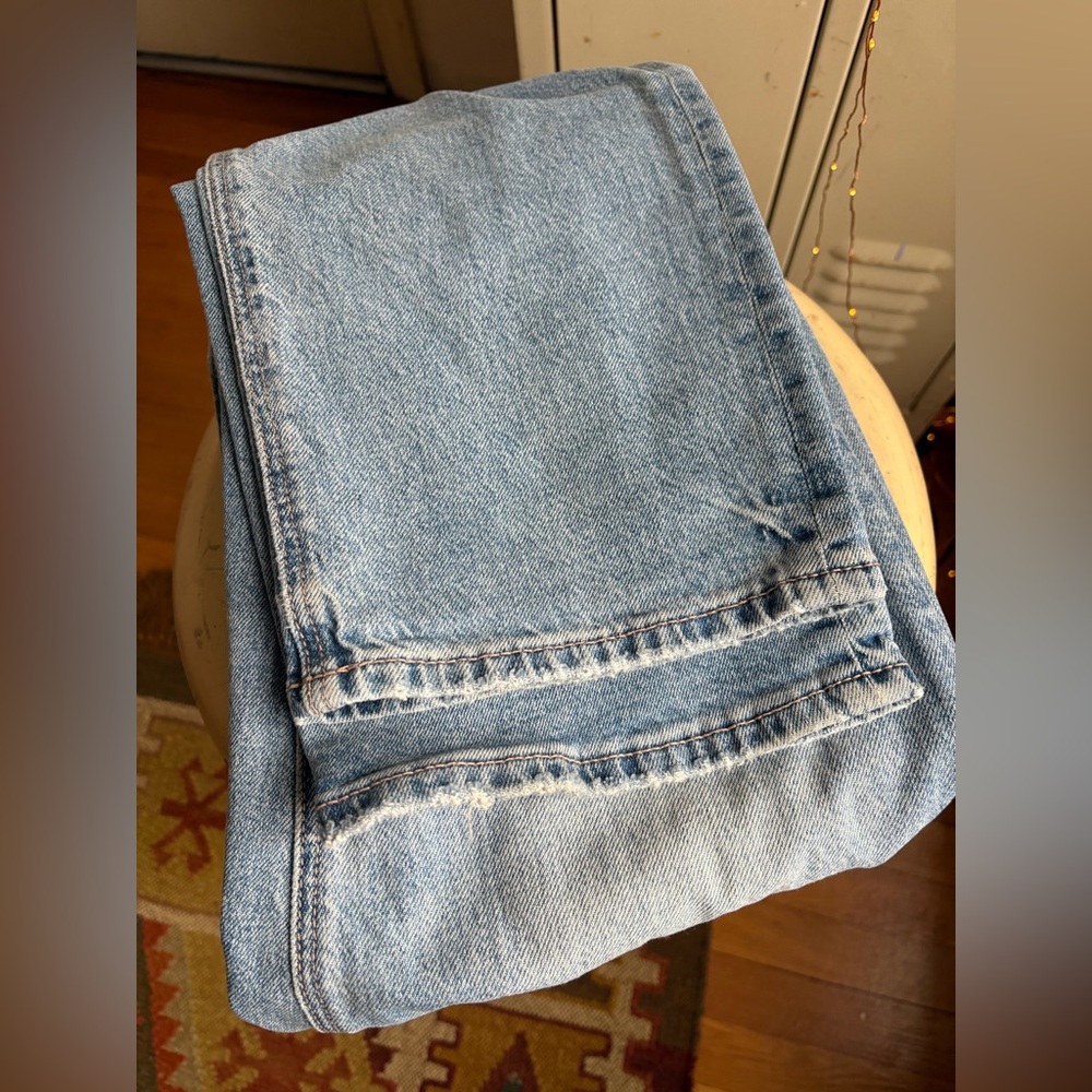 AE Strigid Low-Rise Ex-Boyfriend Jean - Picture 14 of 15
